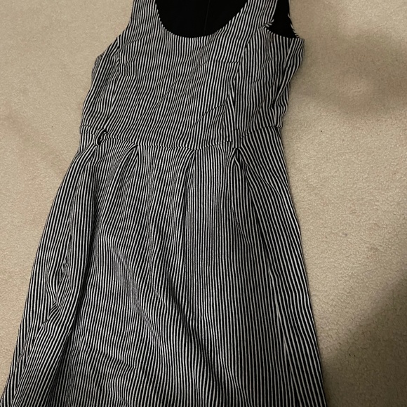 Elle Dresses & Skirts - Elle black and white dress